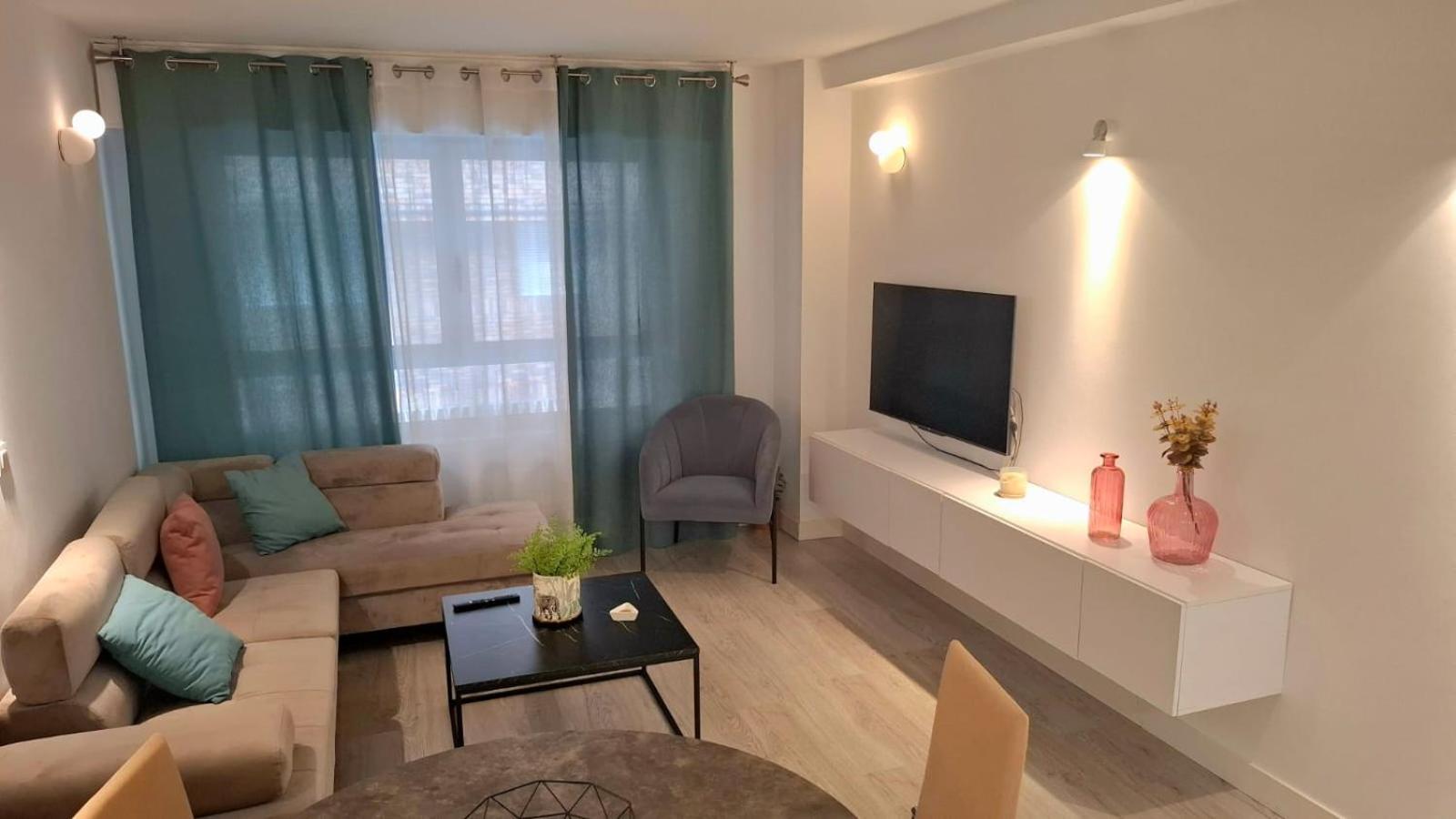 Moderno Apartamento Con Garaje Privado En El Centro De Vigo Dış mekan fotoğraf